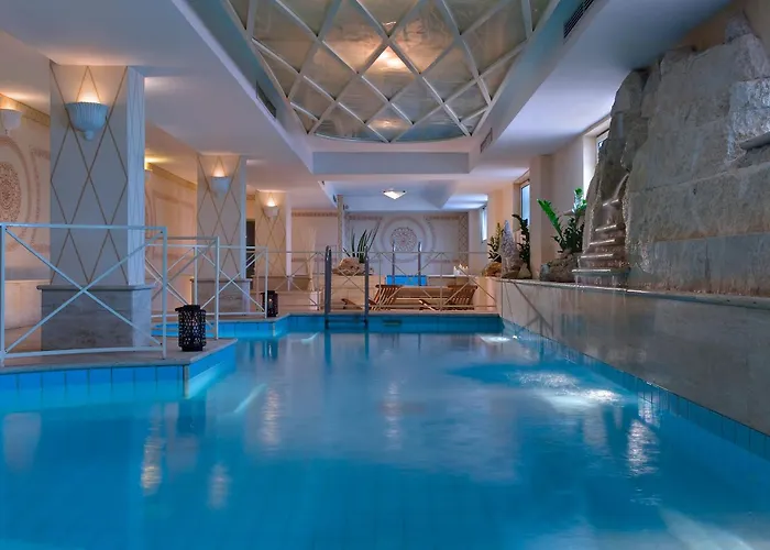 Miramare E CastelloAlbergo